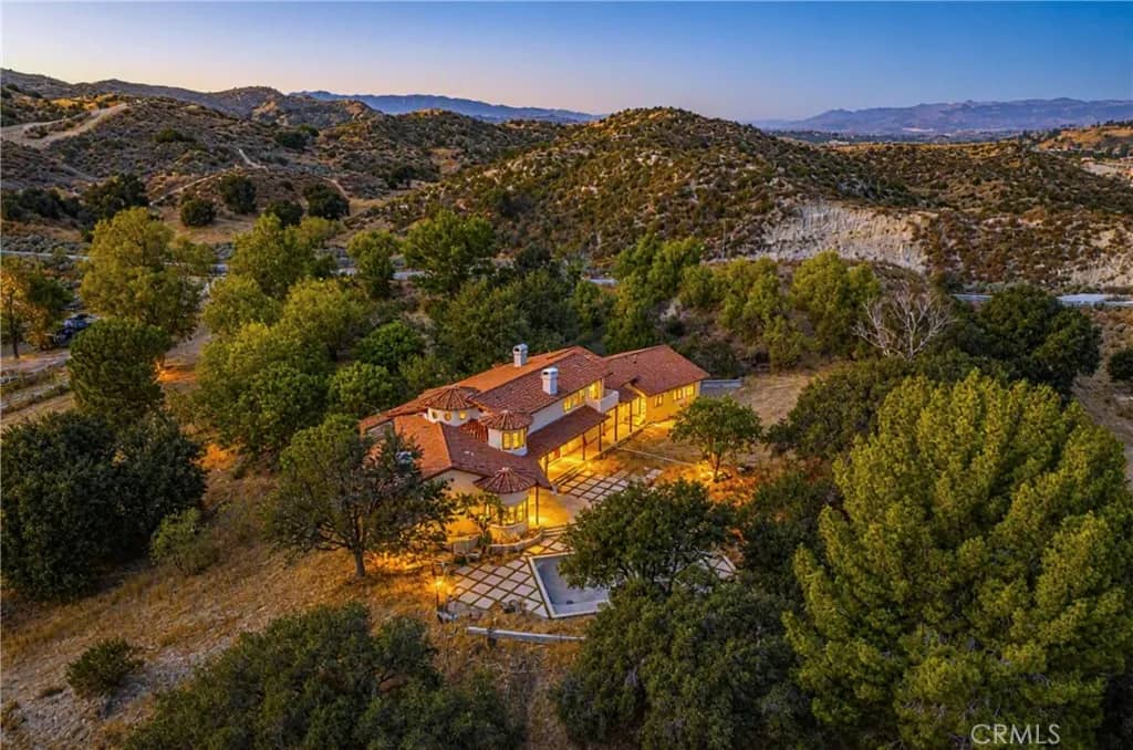 16515 Valley Ranch, Canyon Country, California, 91387