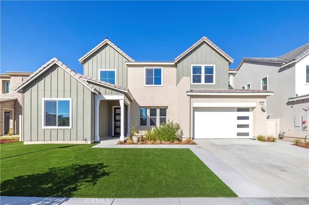 28683 Windbreak, Saugus, California, 91350