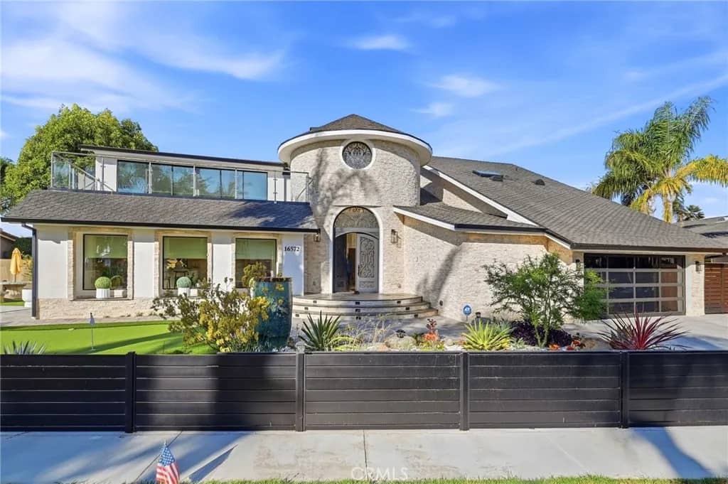 16572 Carousel, Huntington Beach, California, 92649