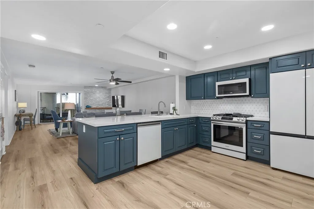 200 Pacific Coast Highway M50, Huntington Beach, California, 92648