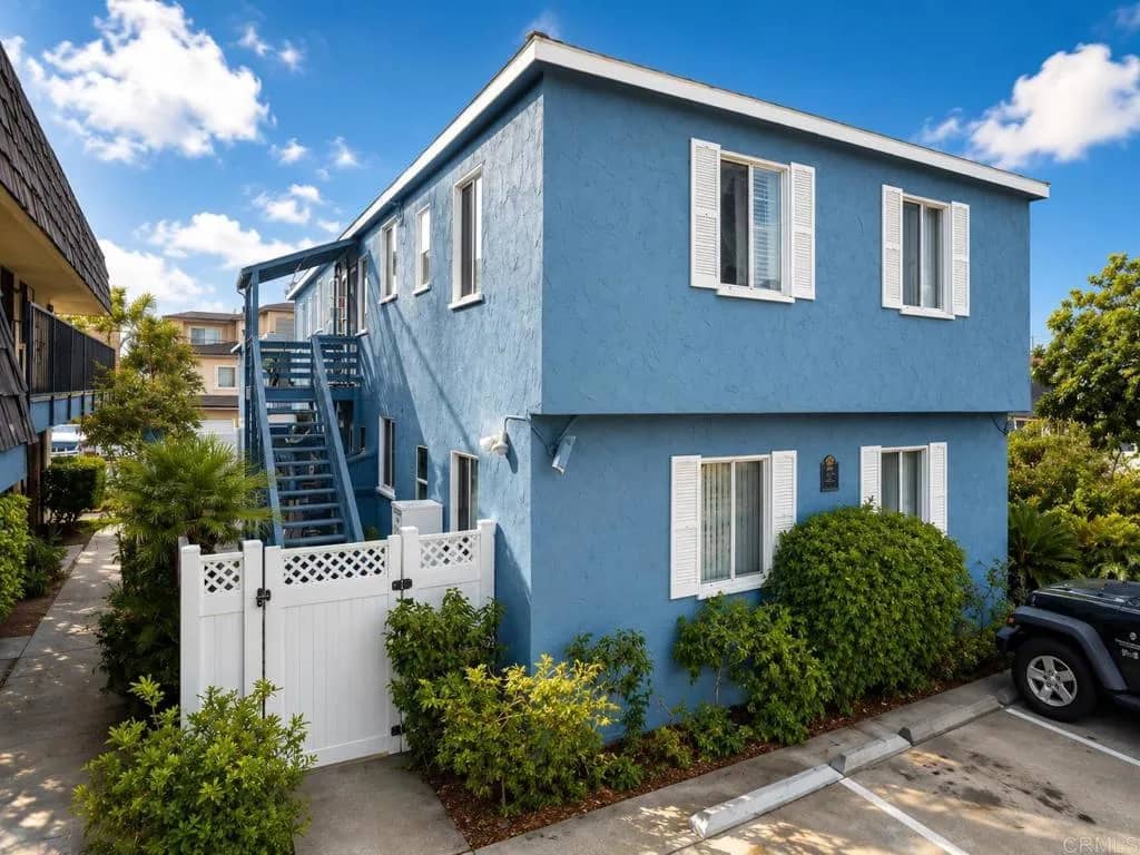 849-855 Emerald Street, Pacific Beach (san Diego), California, 92109