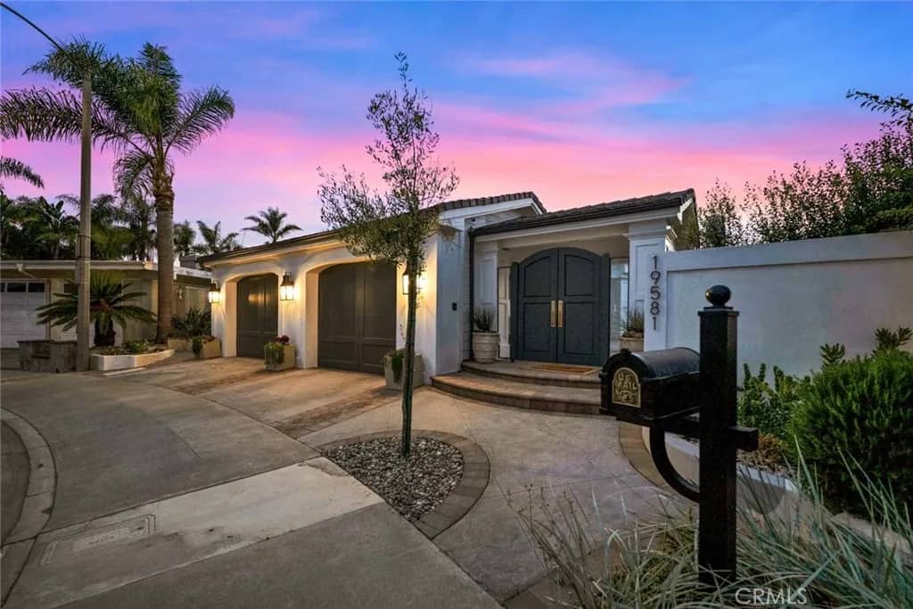 19581 Summer Breeze, Huntington Beach, California, 92648