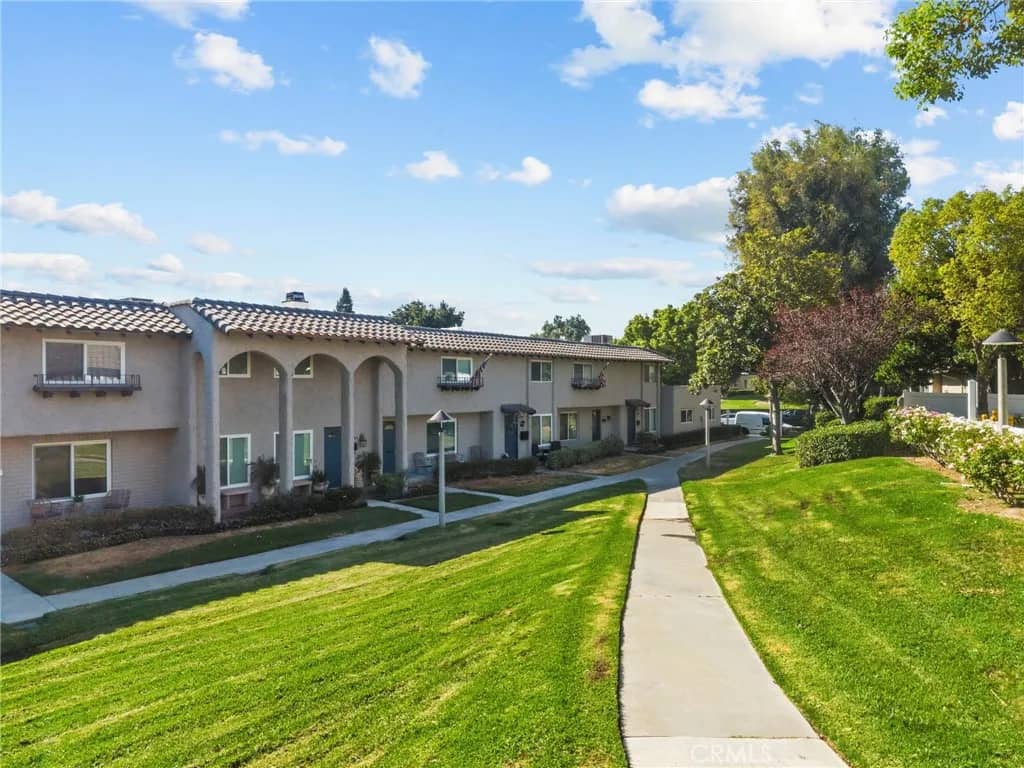 24307 La Glorita Circle, Newhall, California, 91321