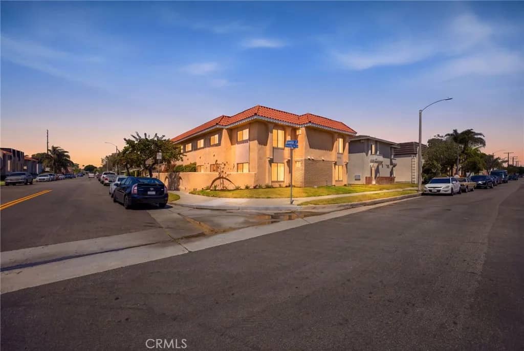 1501 Huntington Street, Huntington Beach, California, 92648