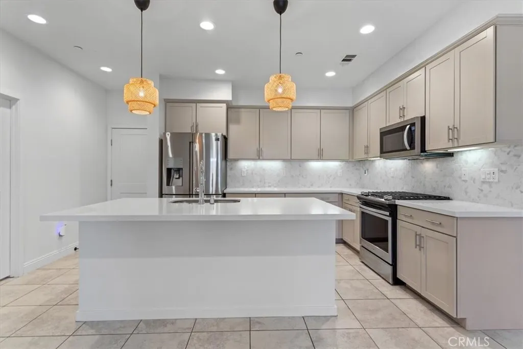 1821 Poppy Drive 5, Simi Valley, California, 93065