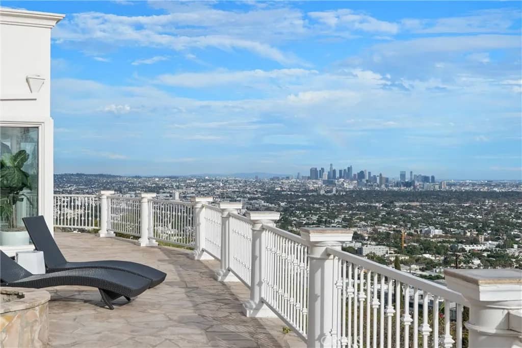 8527 Hedges Way, Los Angeles, California, 90069