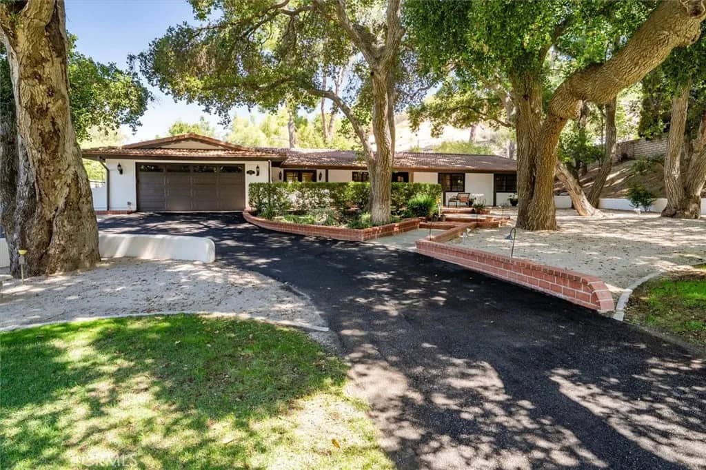 15737 Warm Springs, Canyon Country, California, 91387