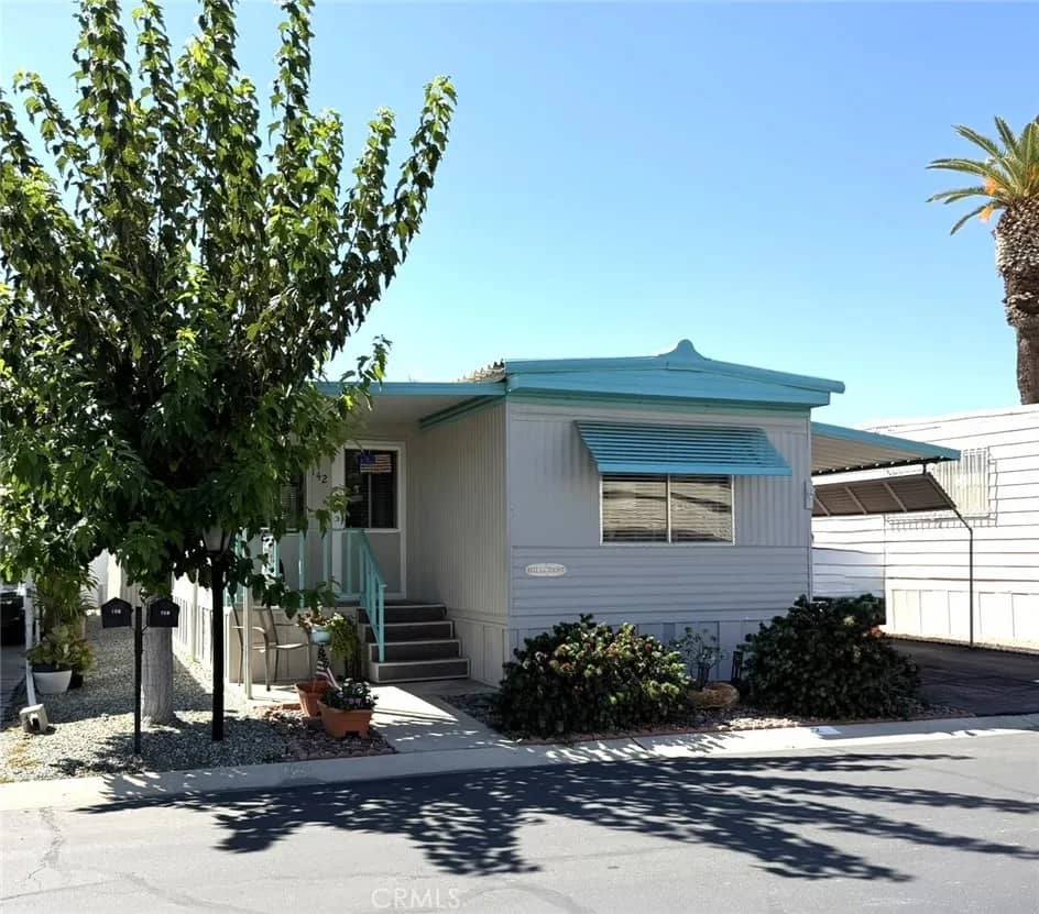575 Lyon 142, Hemet, California, 92543
