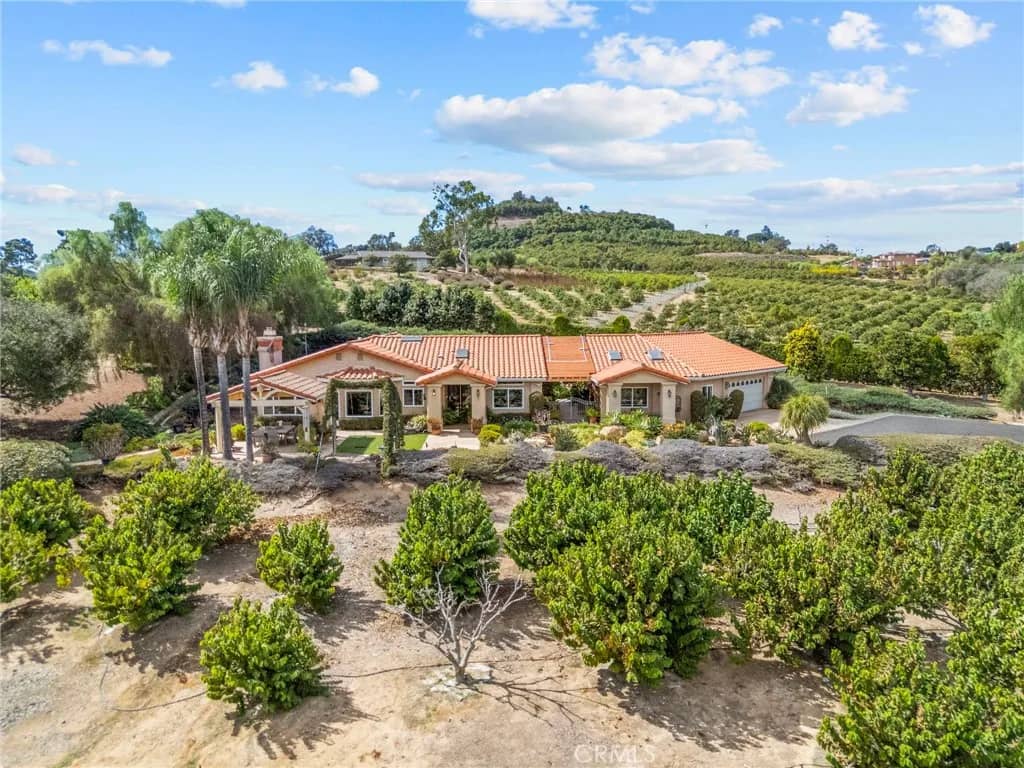 349 Puerta De Lomas, Fallbrook, California, 92028
