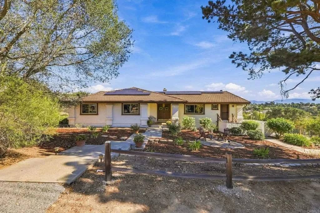 590 Elm Tree Lane, Fallbrook, California, 92028